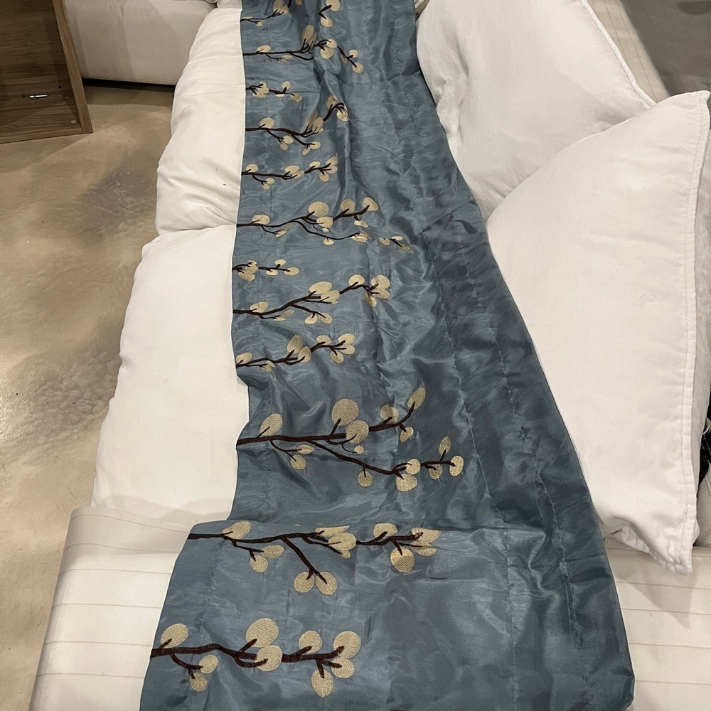 83"x19" Elegant Blue Floral/Trees/Plants Embroidered Bed Runner/Window Valence